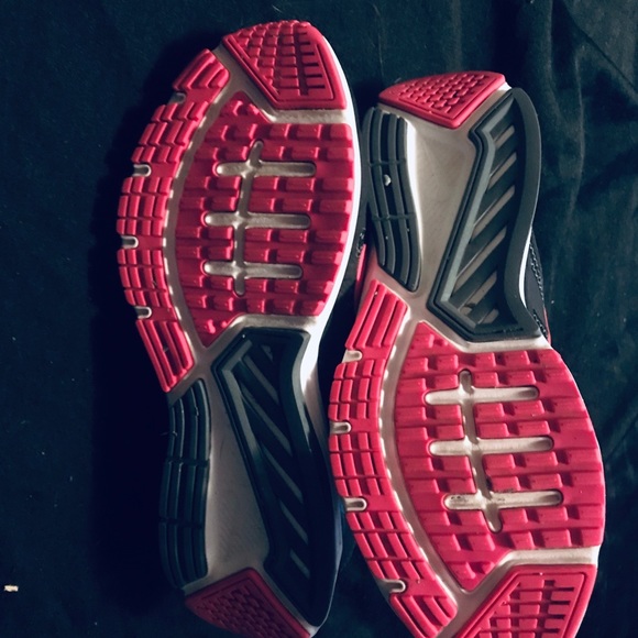 Nike women’s size 6 Nike Dart Athletic Shoes - Picture 4 of 7